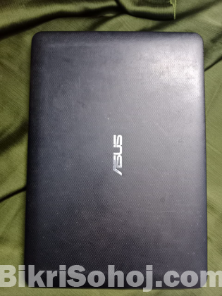 একটি ASUS ল্যাপটপ বিক্রি করা হবে